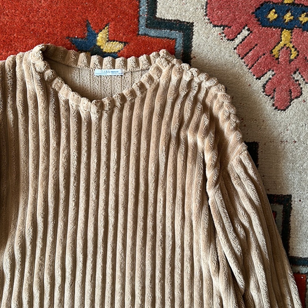 Cozy Sweater 🧸🤎 - Picture 3 of 4